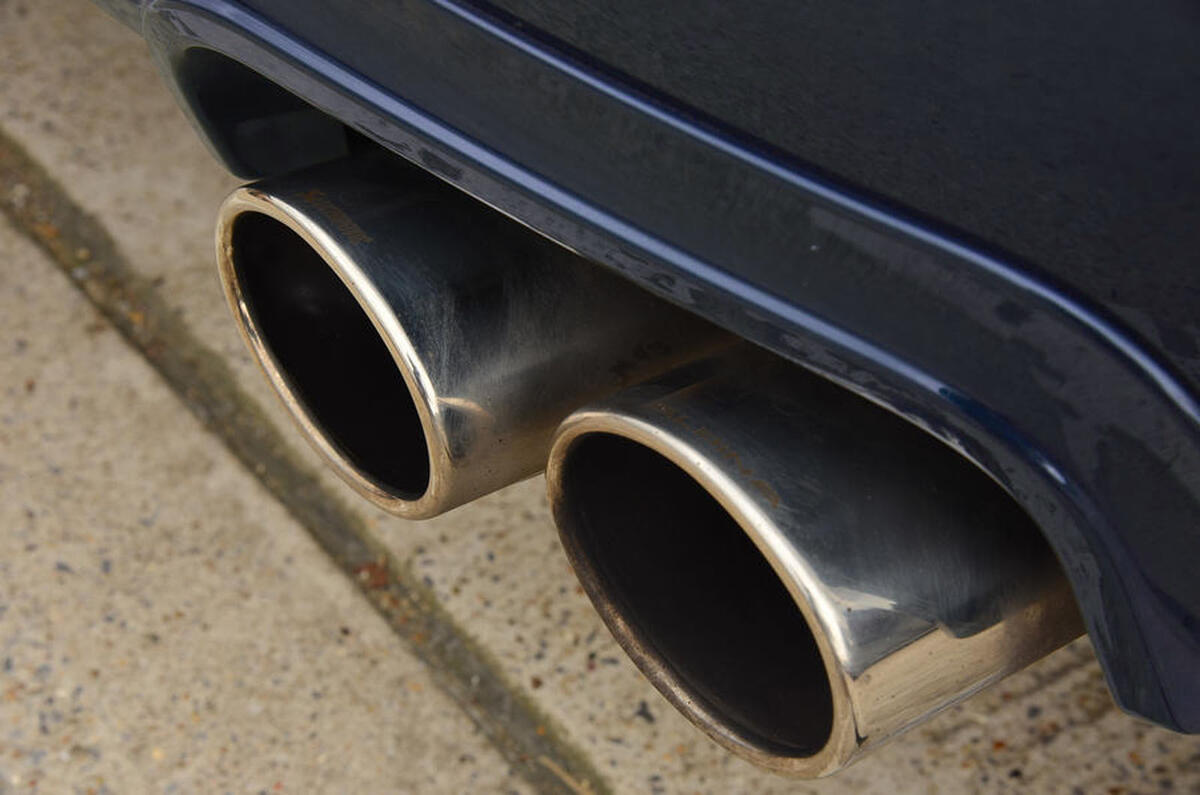 Alpina B4 S 2019 long-term review - exhausts