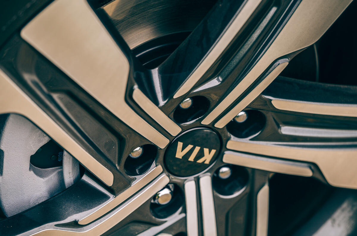 7 Kia Sorento PHEV 2021 long term alloy wheels 7 Kia Sorento PHEV 2021 long term alloy wheels