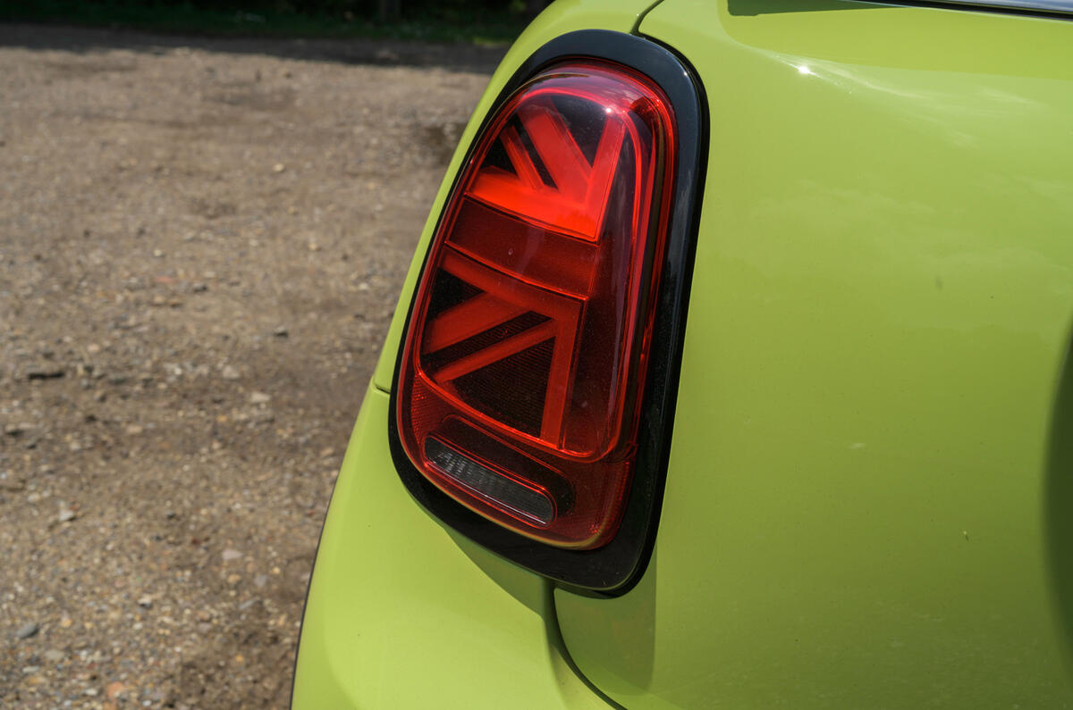 7 Mini Convertible 2021 long term rear lights 7 Mini Convertible 2021 long term rear lights