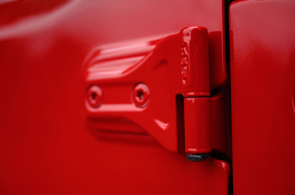 Jeep Wrangler Rubicon 2020 long-term review - hinges