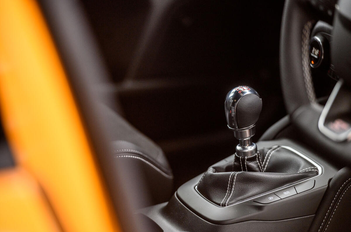 Ford Focus ST 2020 long-term review - gearstick Ford Focus ST 2020 long-term review - gearstick