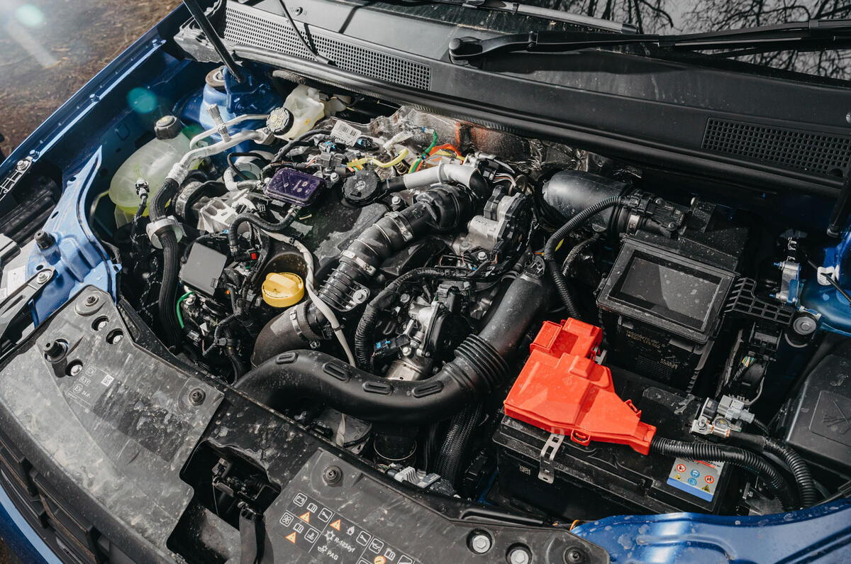 86 Dacia Duster 2022 long term handover engine