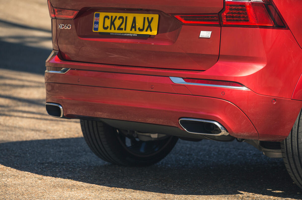 9 Volvo XC60 Recharge 2021 LT exhausts