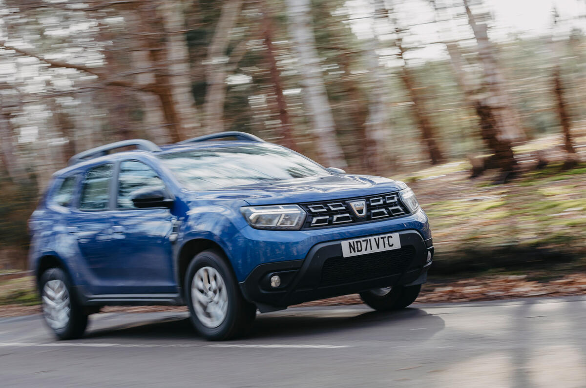 95 Dacia Duster 2022 long term handover action