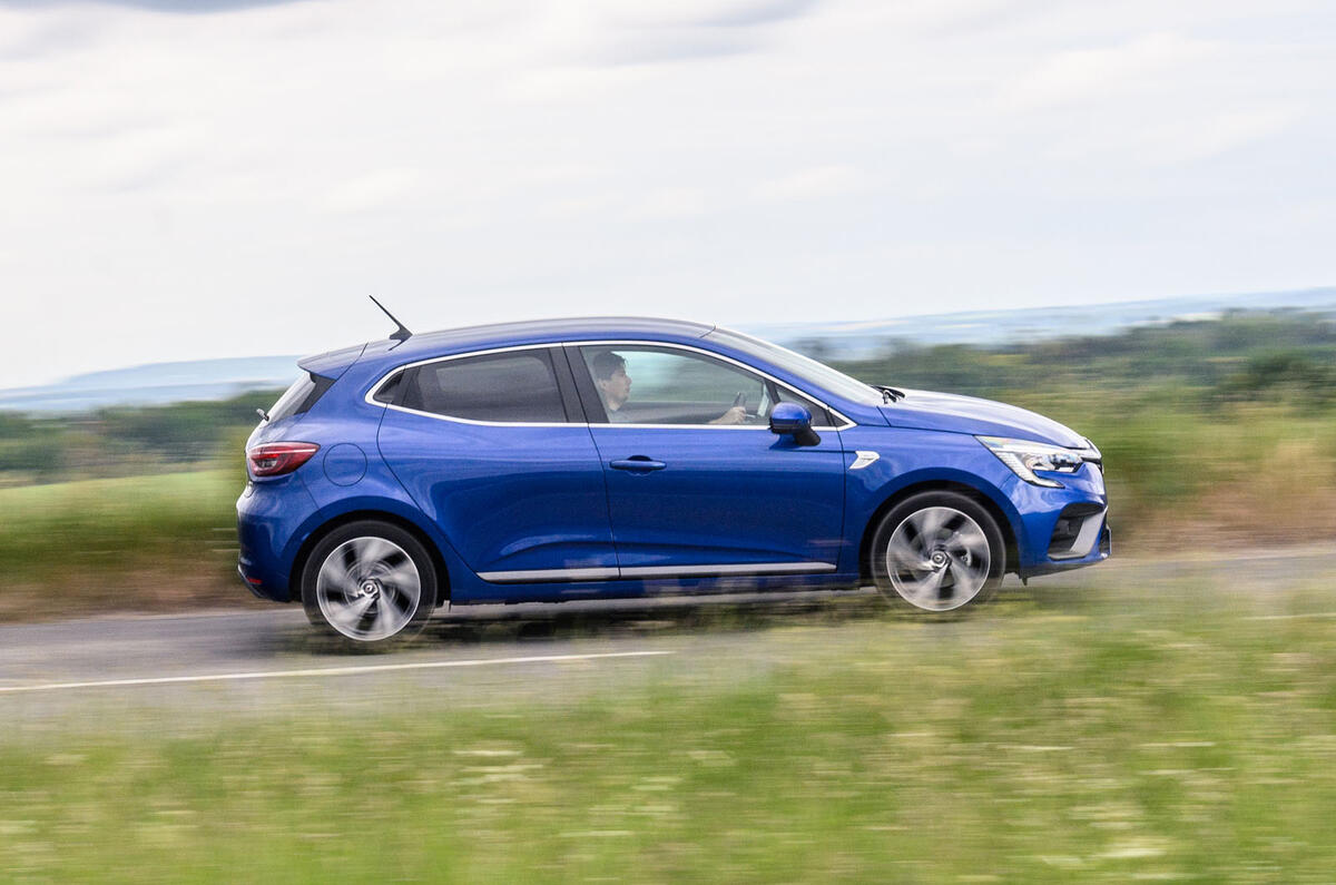 2020 Renault Clio TCe 130 R.S Line - side 2020 Renault Clio TCe 130 R.S Line - side