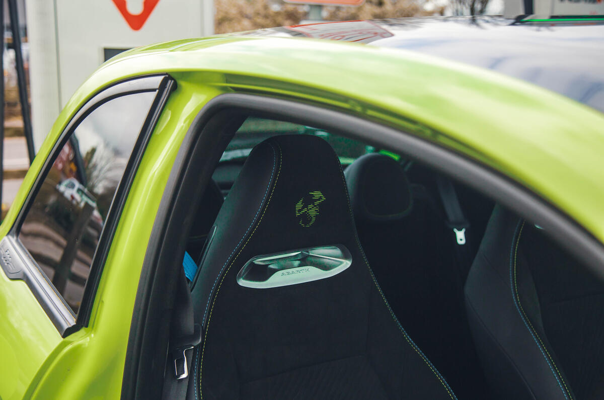 abarth 500e seat headrest abarth 500e seat headrest