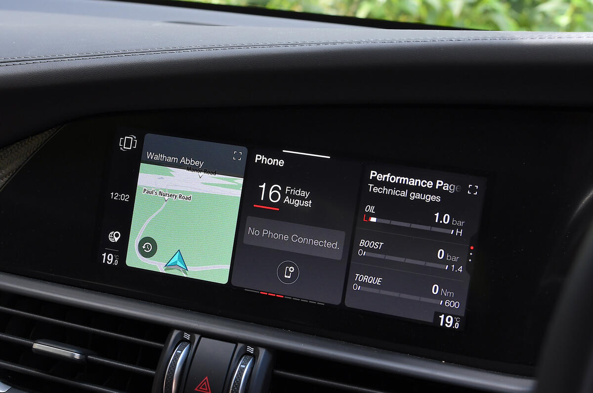 Alfa Romeo Giulia infotainment Alfa Romeo Giulia infotainment