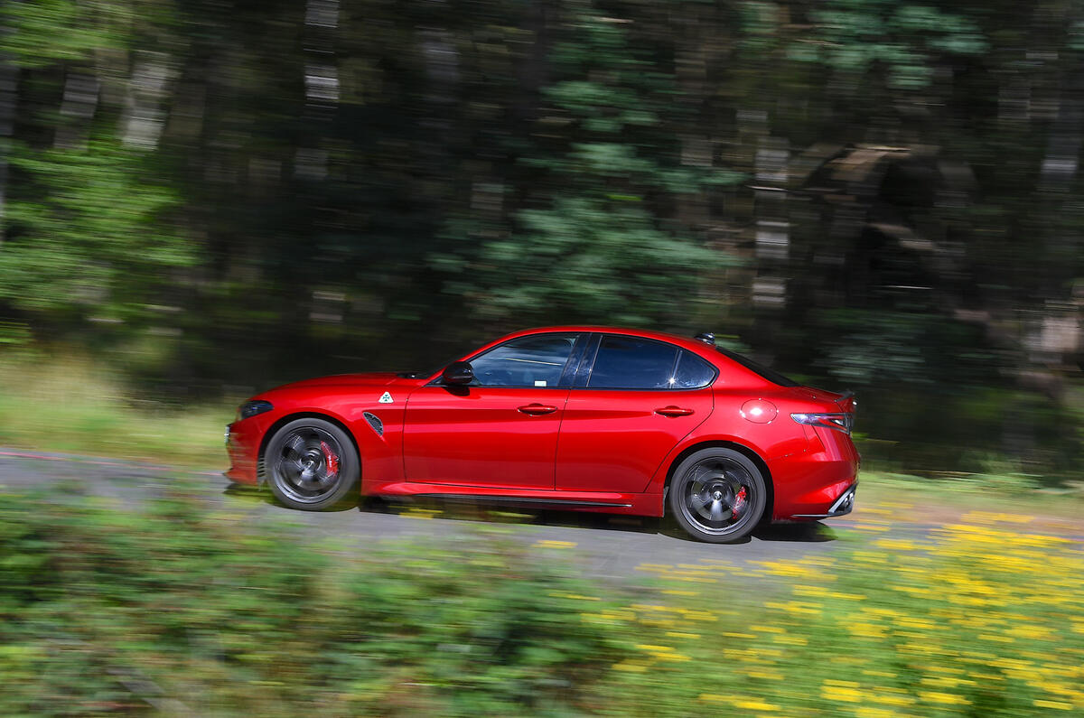 Alfa Romeo Giulia side view