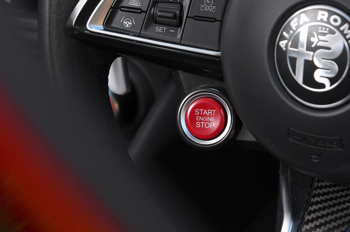 Alfa Romeo Giulia start button Alfa Romeo Giulia start button