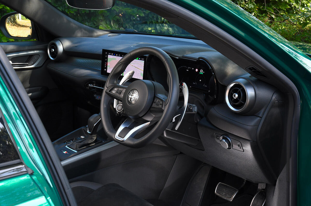 Alfa Romeo Tonale interior cabin Alfa Romeo Tonale interior cabin