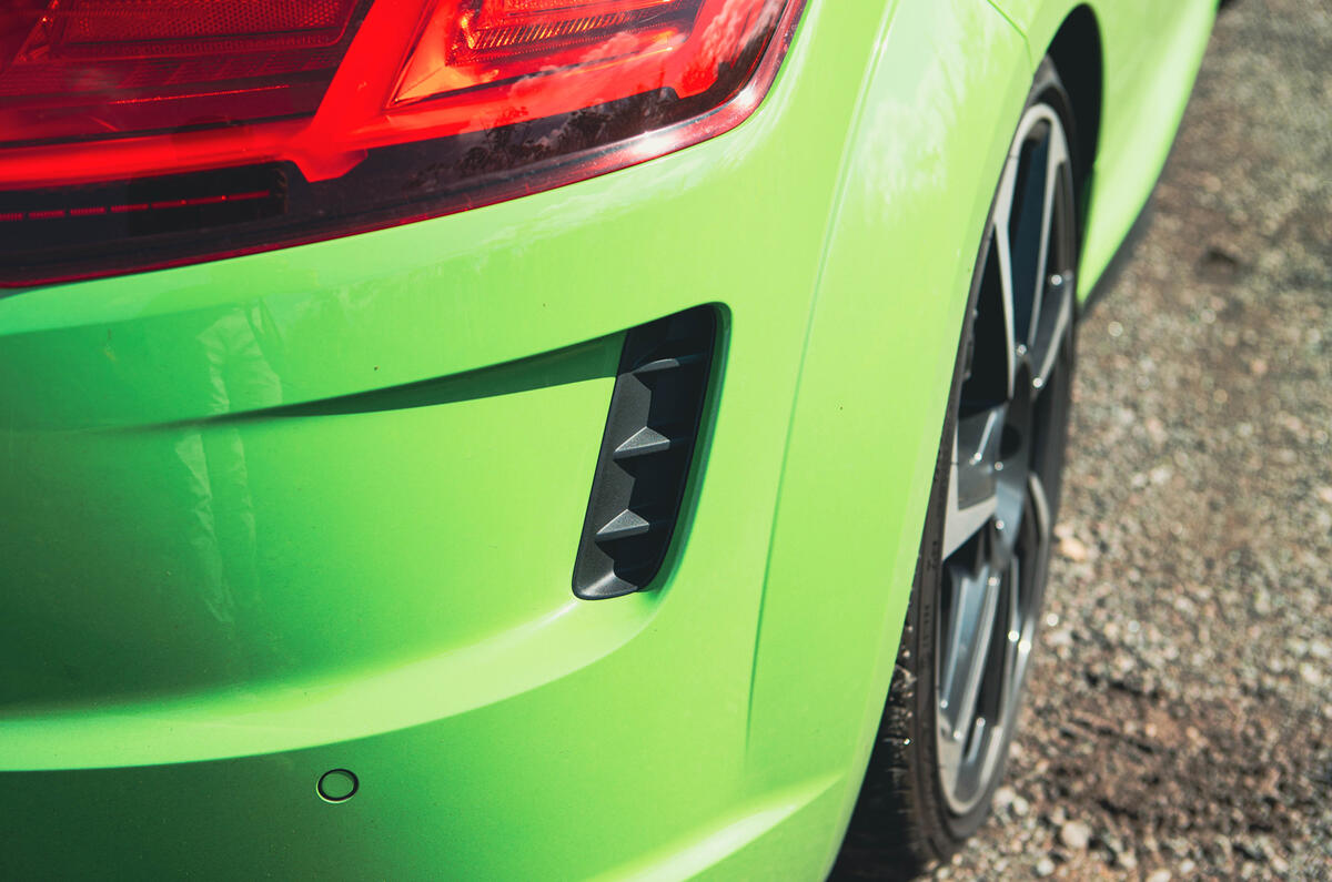 Audi TT RS rear vent Audi TT RS rear vent