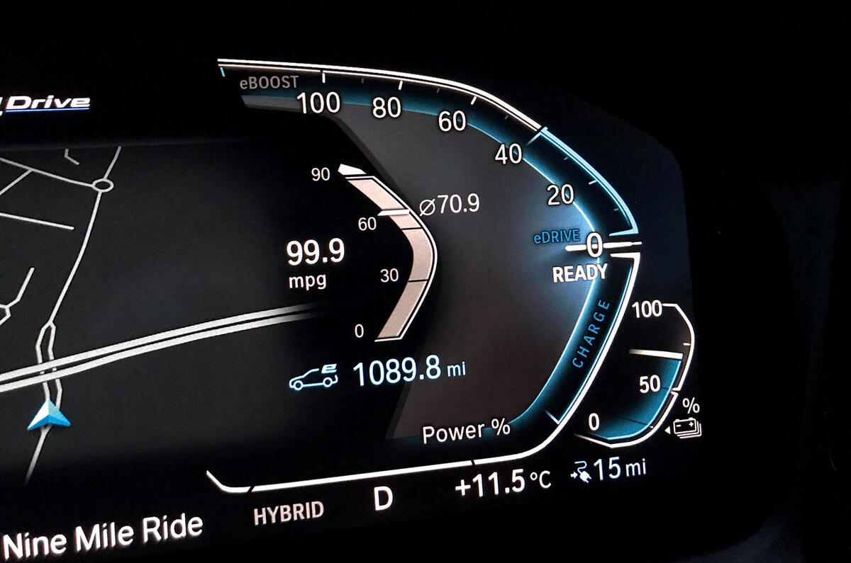 BMW 3 Series 330e 2020 long-term review - mpg dashboard BMW 3 Series 330e 2020 long-term review - mpg dashboard