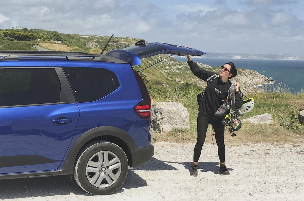 Dacia Jogger boot open Dacia Jogger boot open