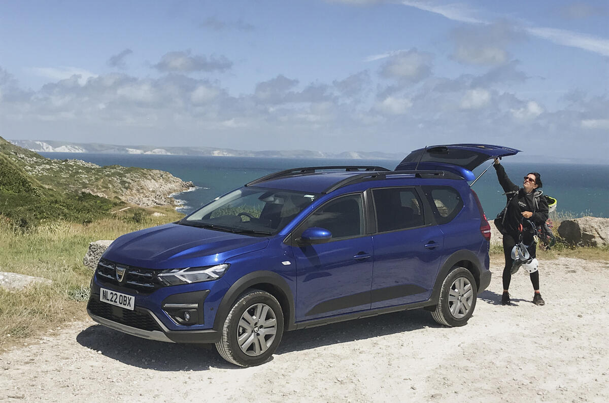 Dacia Jogger boot open distance Dacia Jogger boot open distance