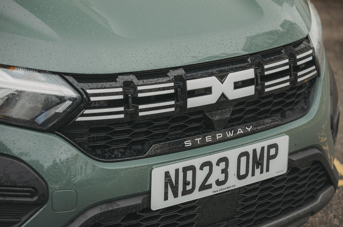 Dacia Sandero grille Dacia Sandero grille