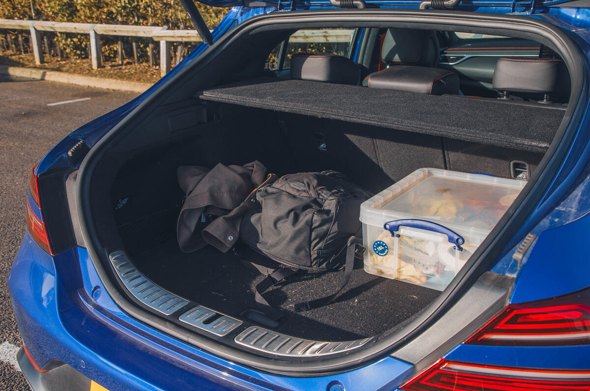 Genesis G70 boot Genesis G70 boot