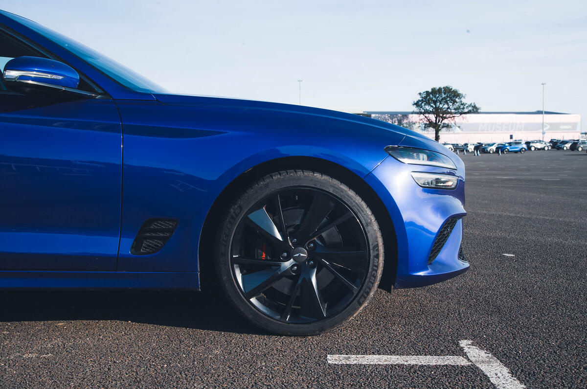 Genesis G70 front quarter Genesis G70 front quarter