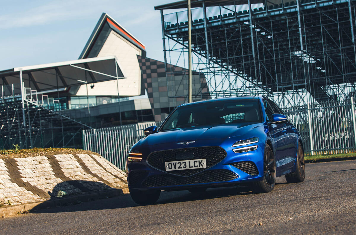 Genesis G70 roundabout Genesis G70 roundabout