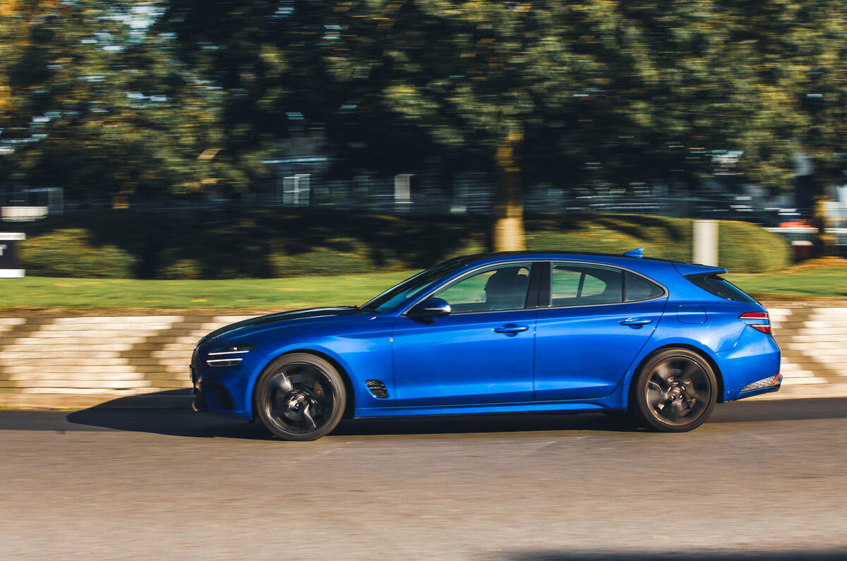 Genesis G70 side Genesis G70 side