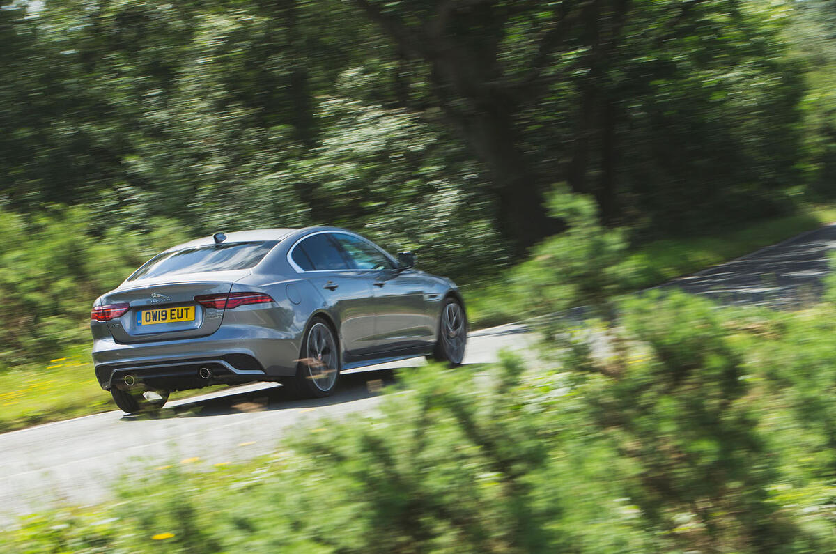Jaguar XE 2020 facelift - rear