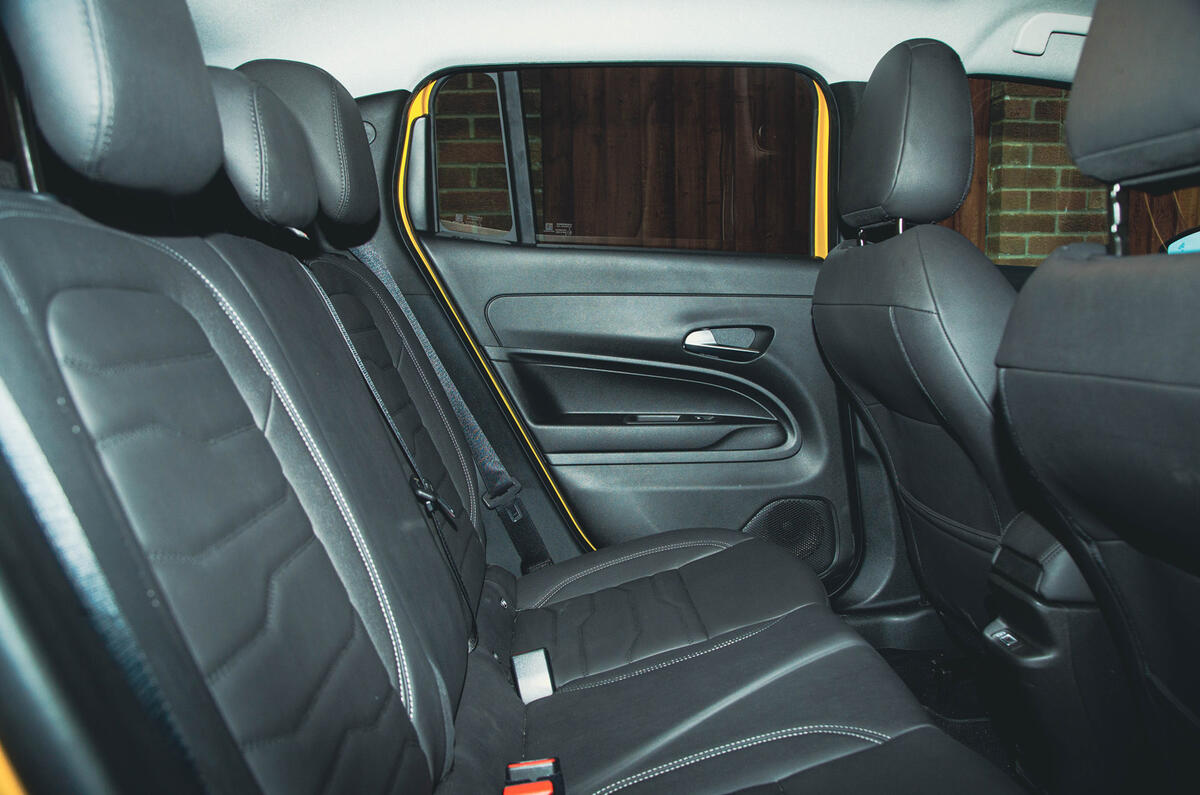 Jeep Avenger rear seats Jeep Avenger rear seats