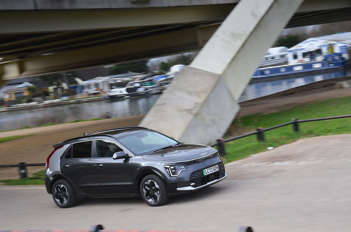 Kia Niro EV side dynamic Kia Niro EV side dynamic