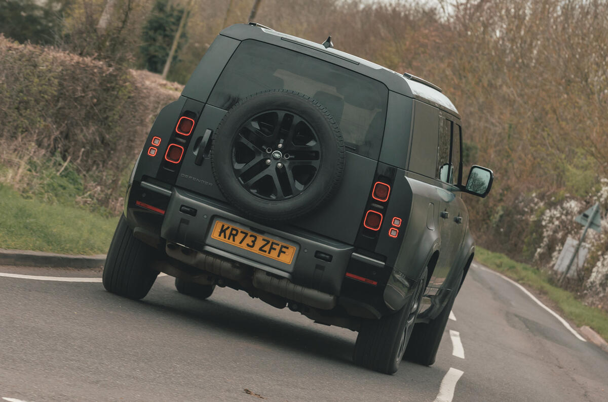 Land Rover Defender 130 rear lead Land Rover Defender 130 rear lead