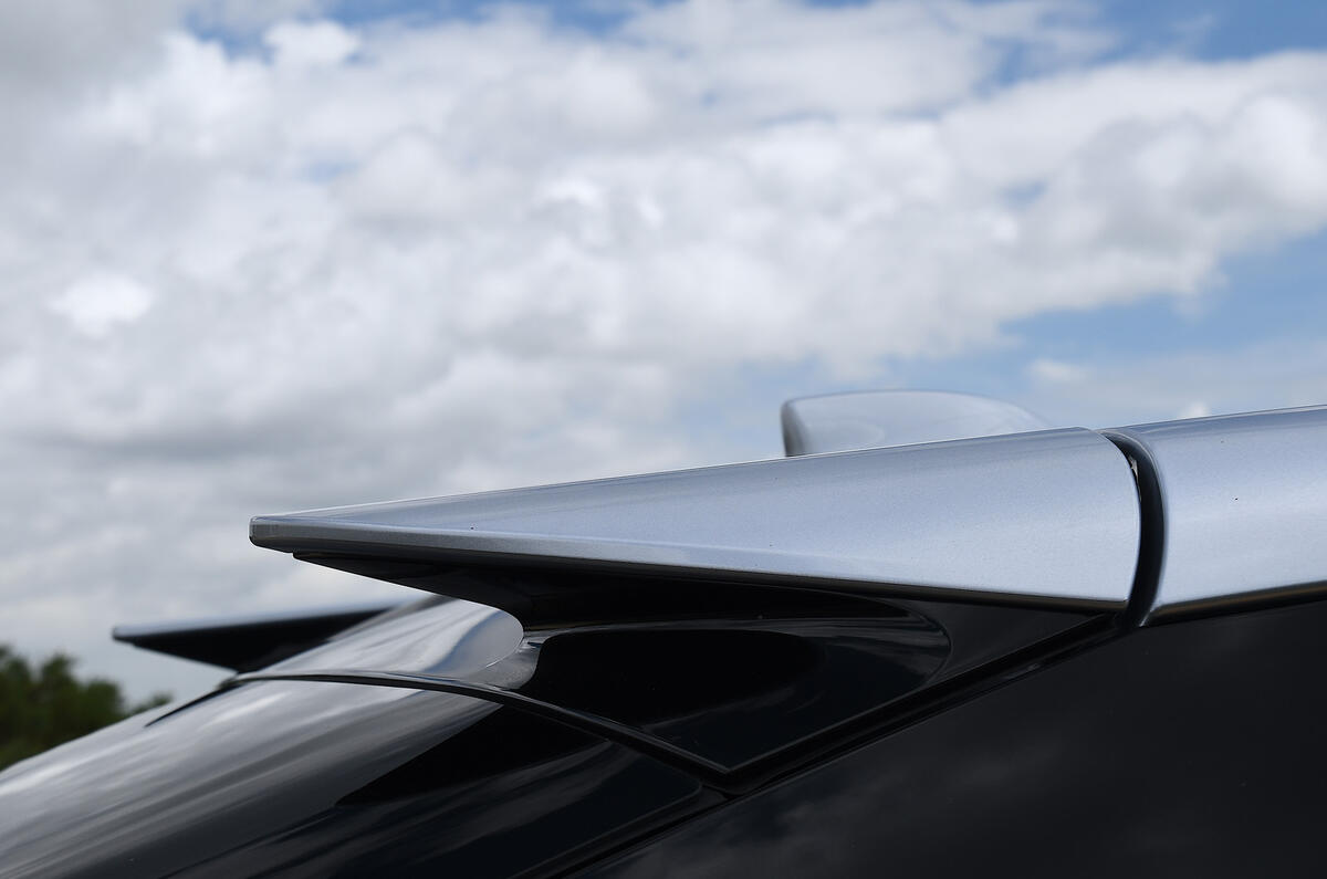 Lexus RZ roof spoiler Lexus RZ roof spoiler