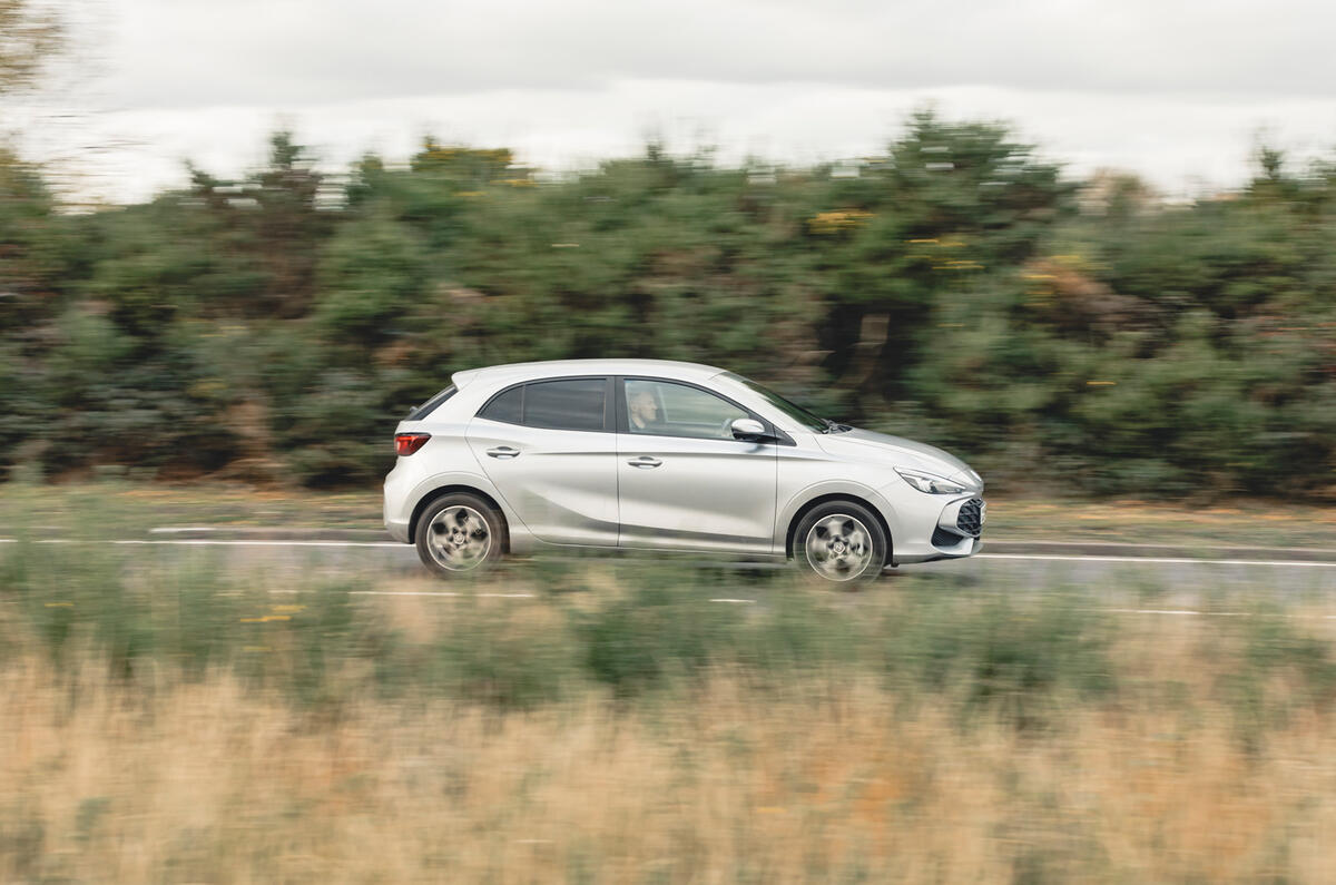 MG 3 side
