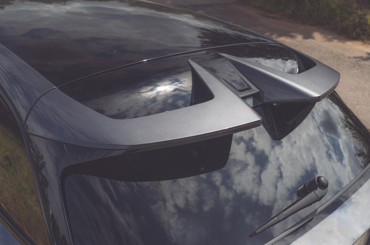 MG 4 EV rear spoiler MG 4 EV rear spoiler
