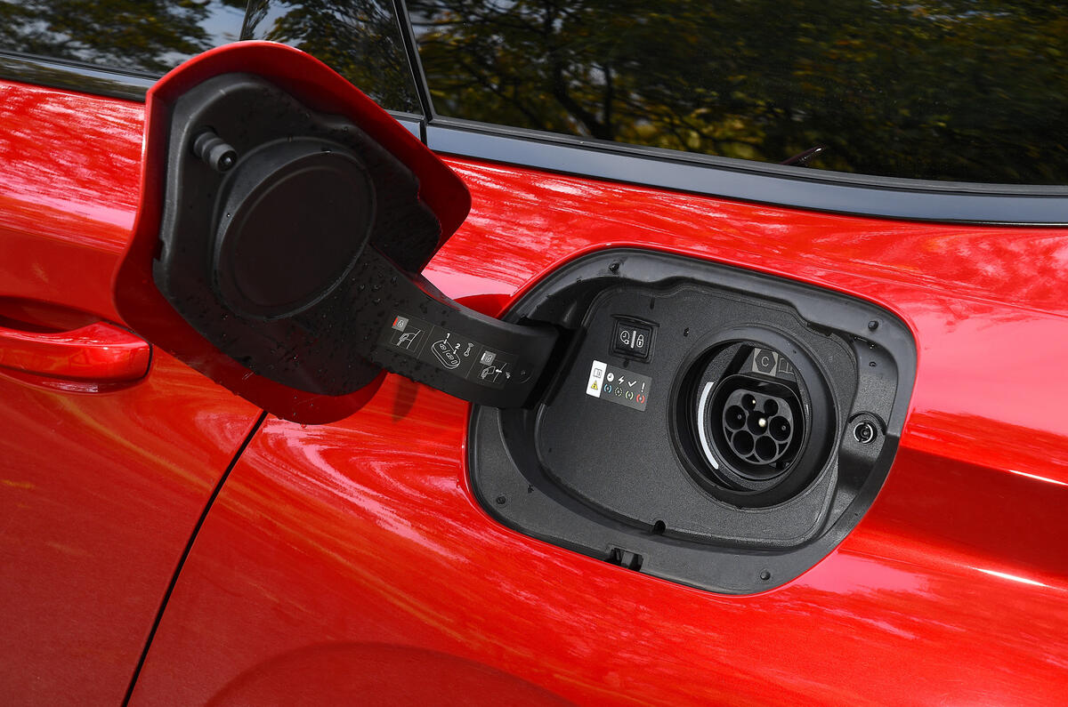 Peugeot 308 SW charging flap Peugeot 308 SW charging flap