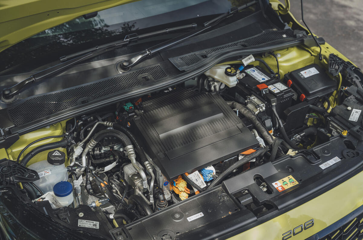 Peugeot e 208 under the bonnet Peugeot e 208 under the bonnet