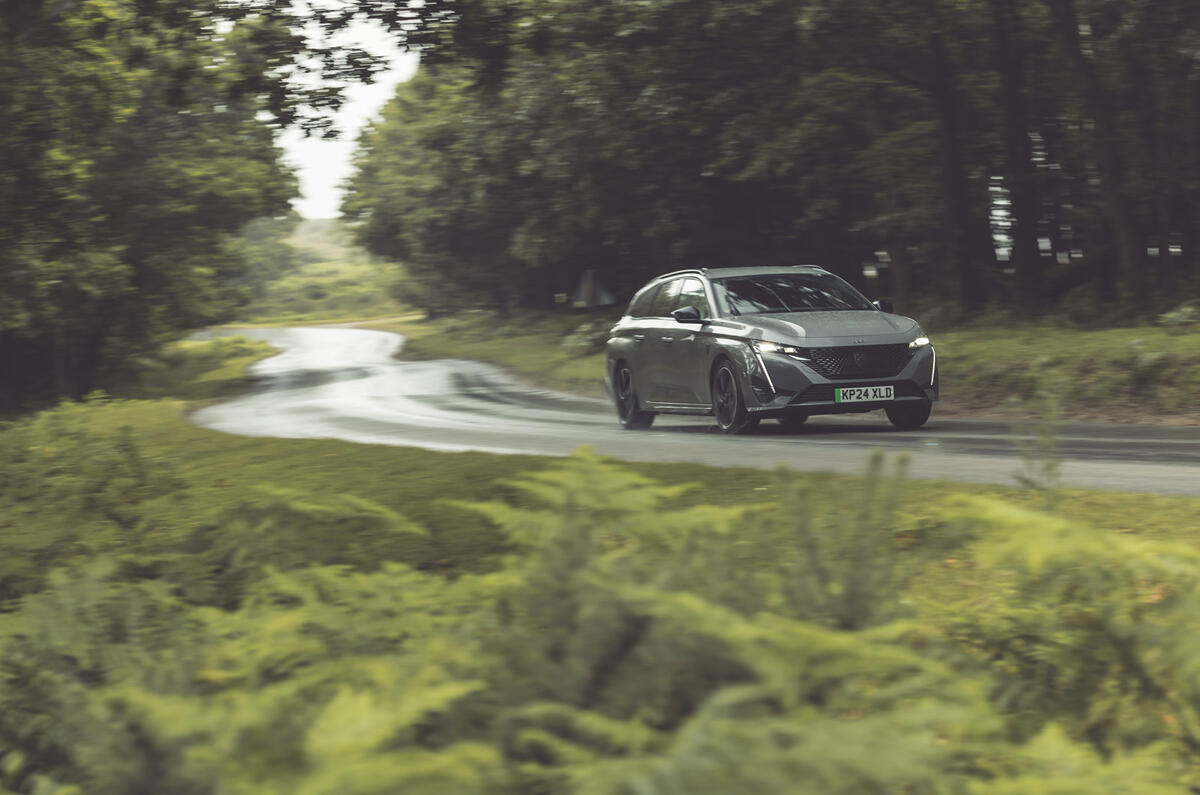 Peugeot e 308 long termer  distance front