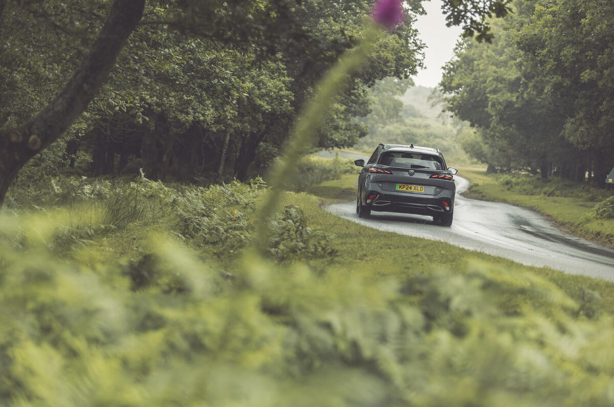 Peugeot e 308 long termer  distance rear