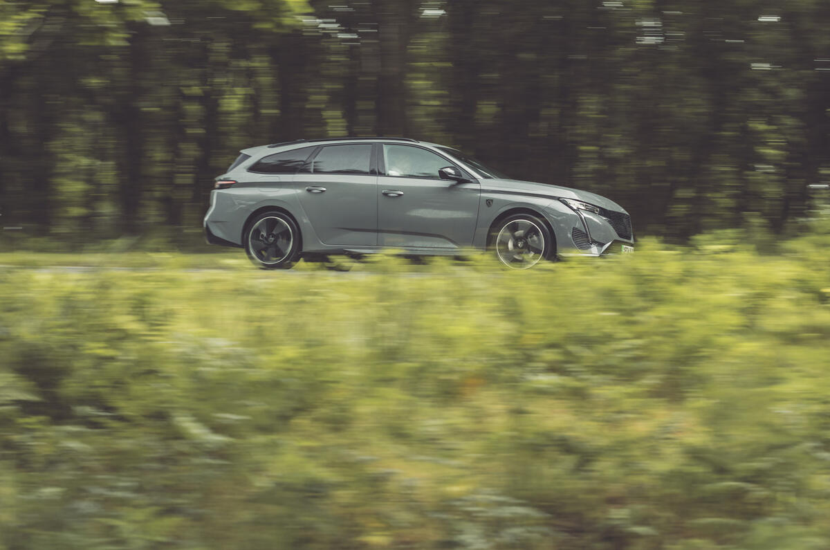 Peugeot e 308 long termer  side view