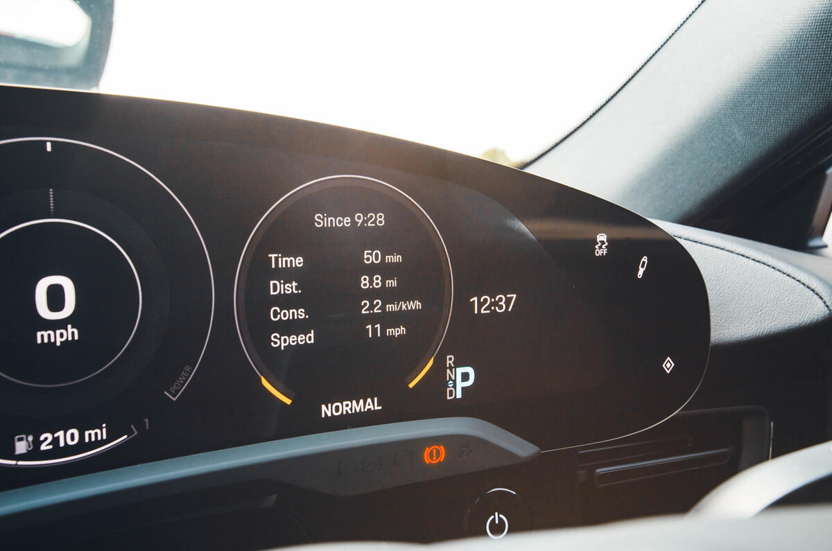 porsche taycan sport turismo lt 2024 jh 28