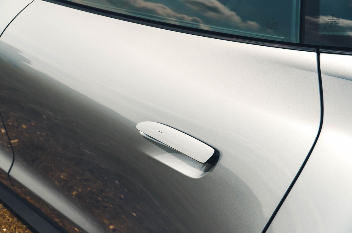 Porsche Taycan handle