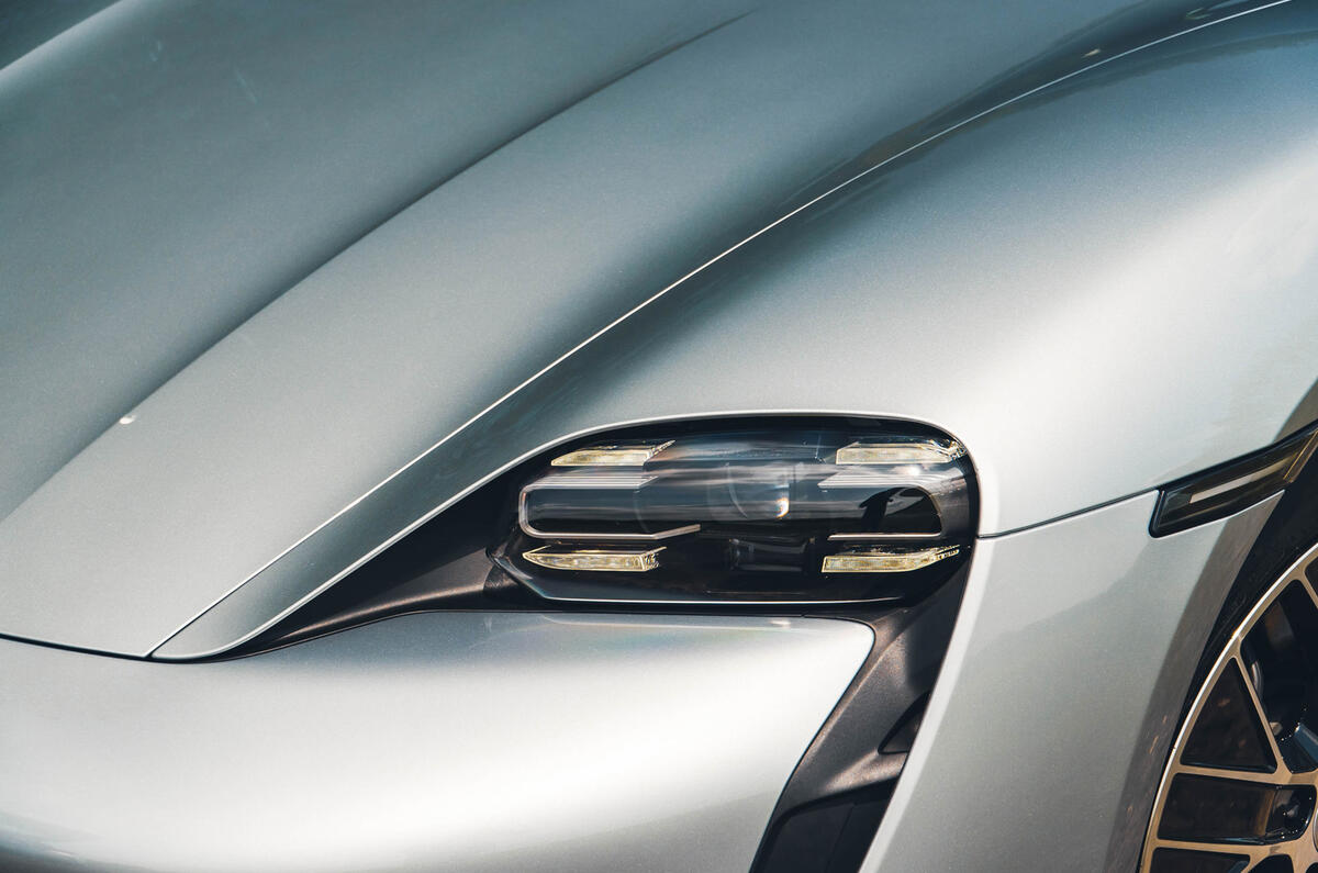 Porsche Taycan light