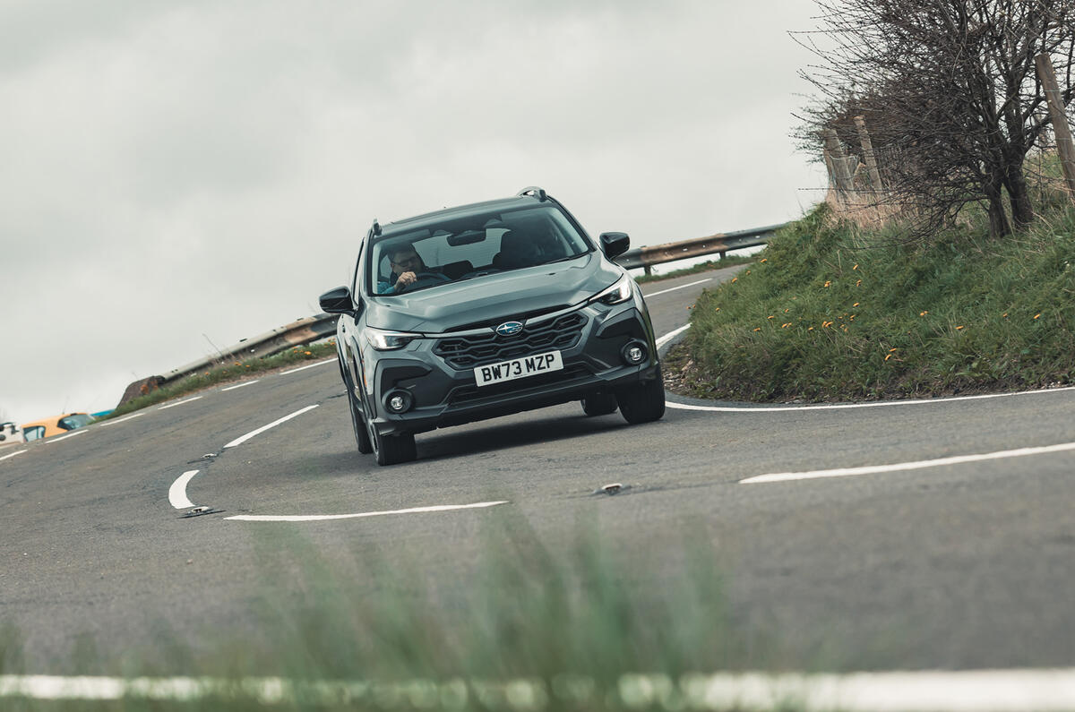 Subaru Crosstrek distance cornering Subaru Crosstrek distance cornering