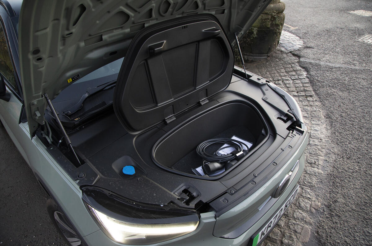 Volvo XC40 Recharge frunk Volvo XC40 Recharge frunk