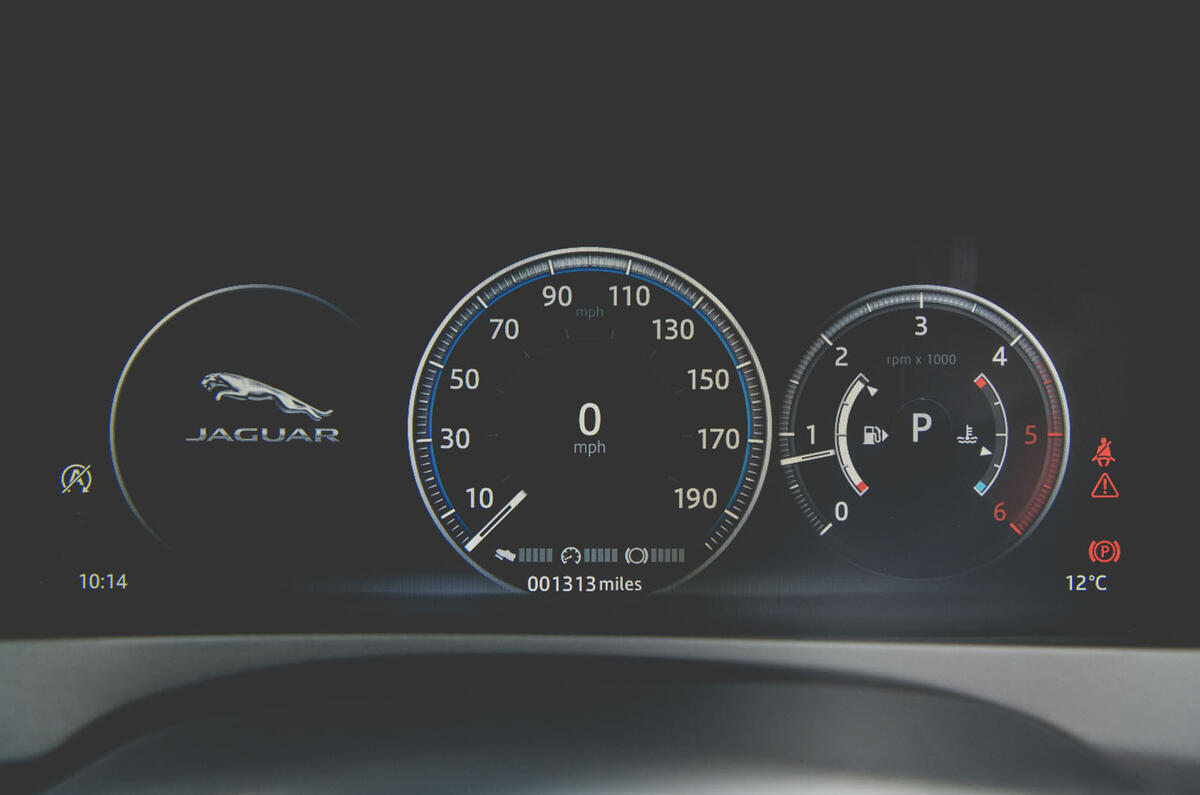 Jaguar XE 2019 long-term review - instruments