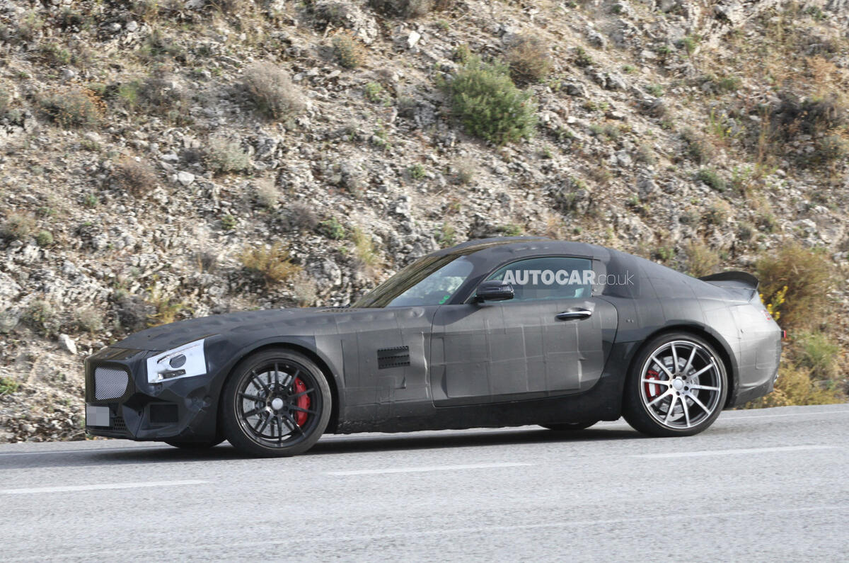 Mercedes' 911 rival spied testing - latest pictures