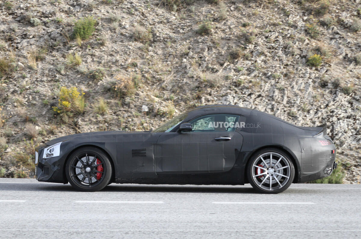 Mercedes' 911 rival spied testing - latest pictures