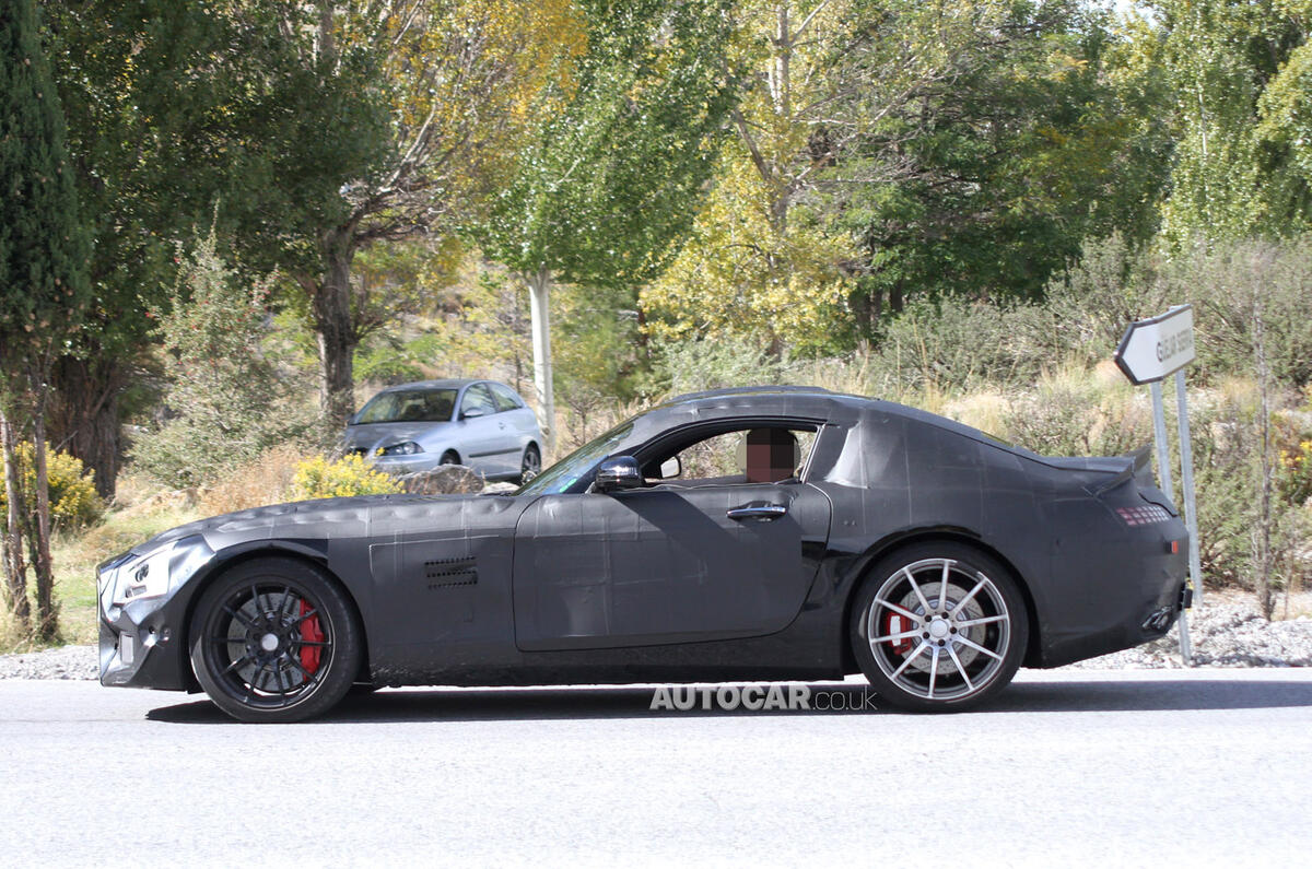 Mercedes' 911 rival spied testing - latest pictures