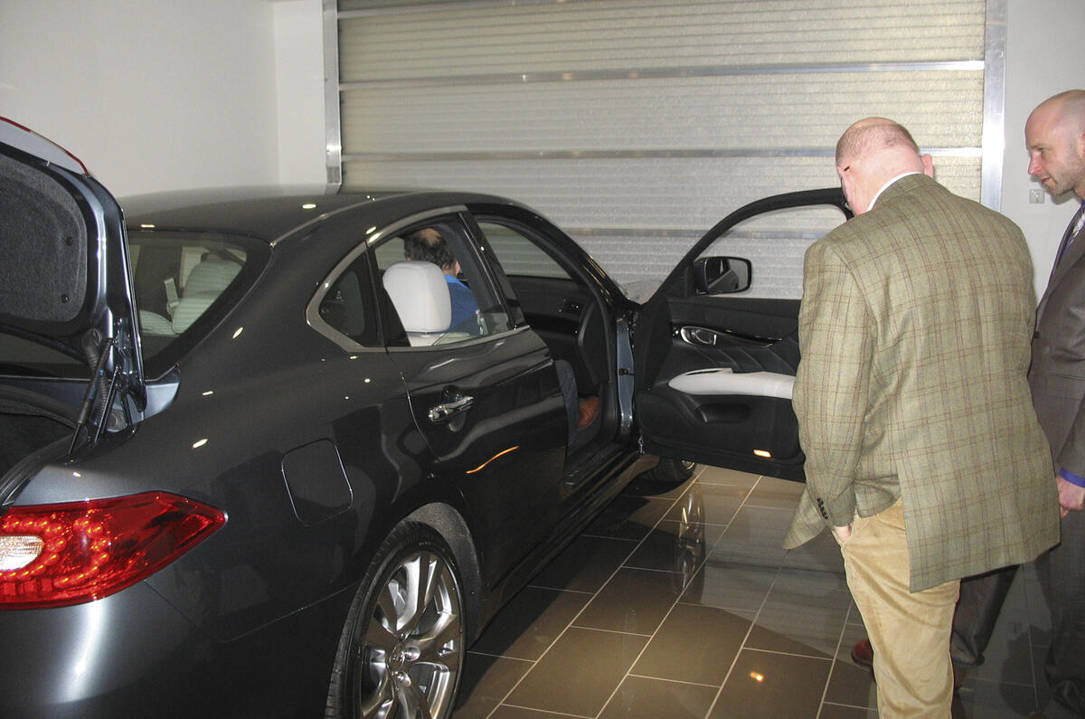 Geneva motor show: Infiniti M