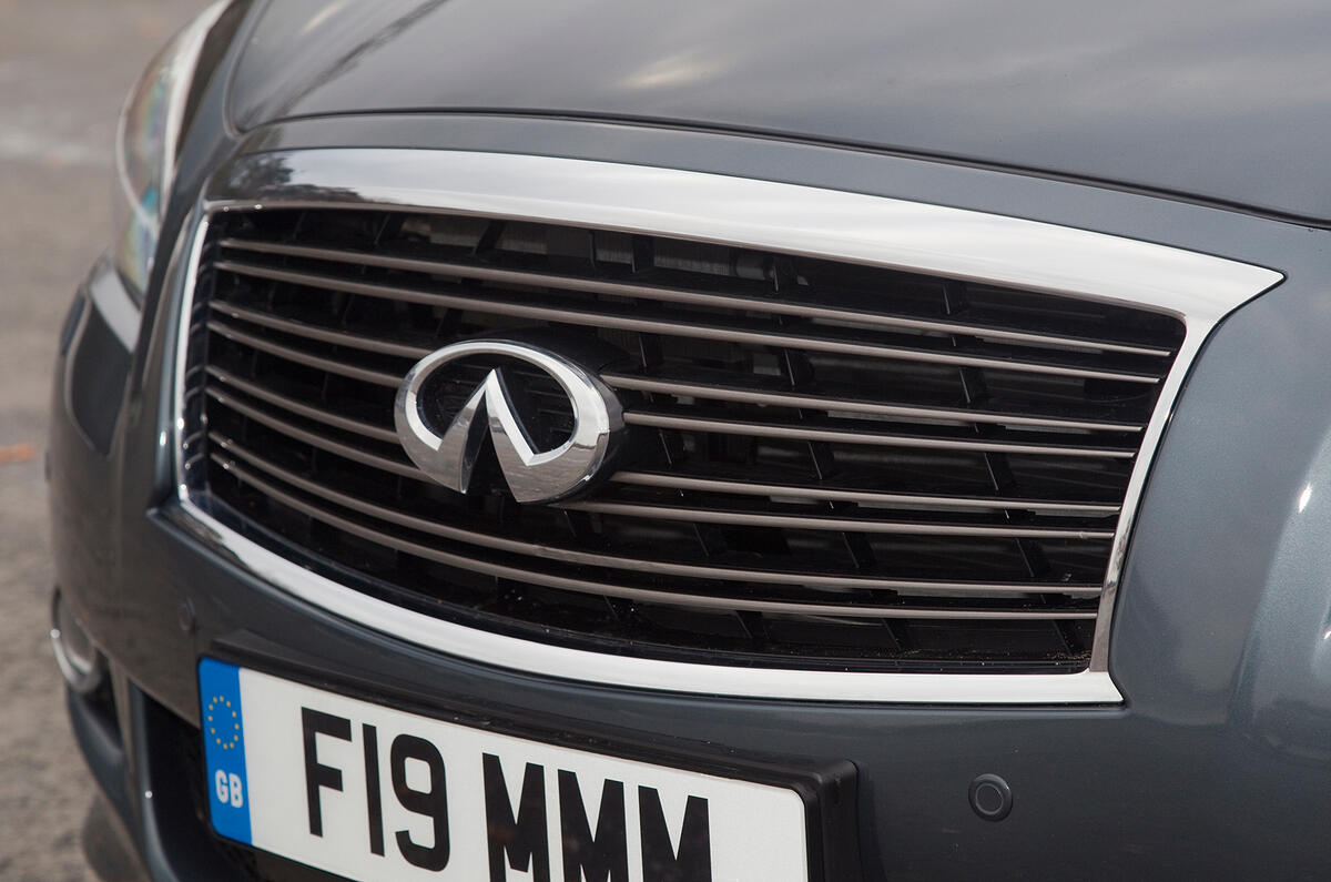 The Infiniti has an impressive drag coefficient of only 0.27 Infiniti M front grille