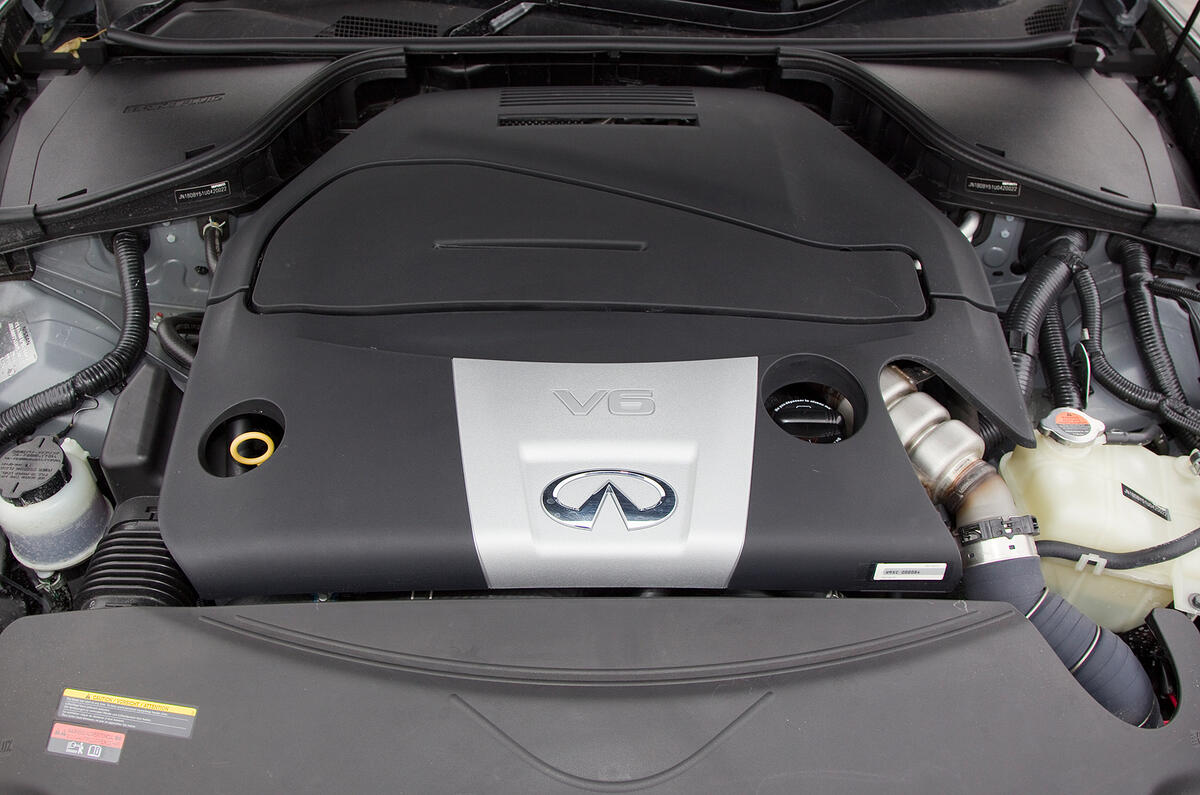 The diesel engine delivers more than sufficient performance for almost all everyday situations Infiniti M 3.0-litre V6 diesel engine