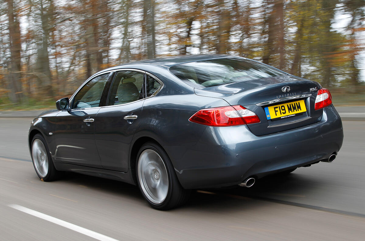 The 235bhp, 406lb ft 3.0-litre V6 is a mighty first effort at a diesel engine Infiniti M rear quarter