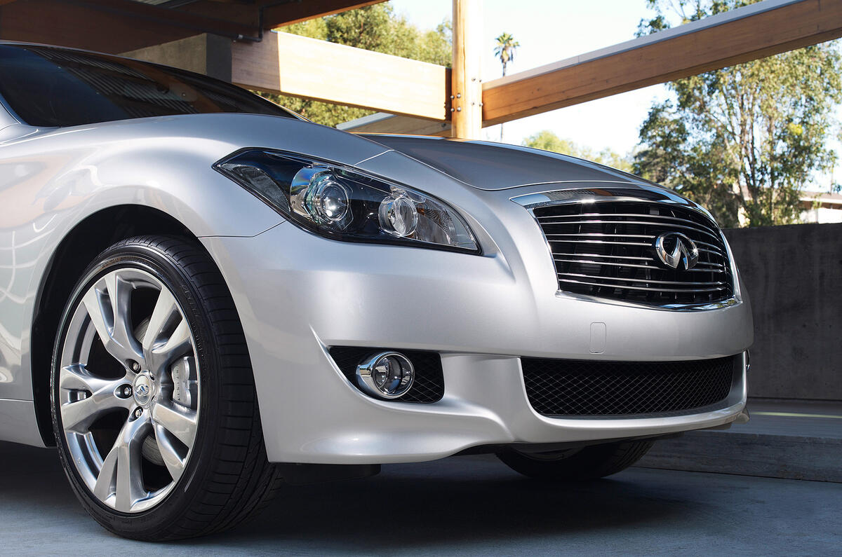 no title Infiniti M hybrid in 2011