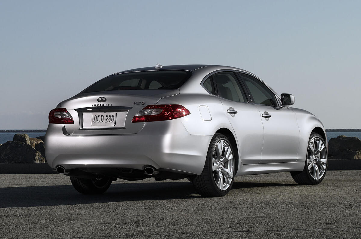 Infiniti M 's clever new tech